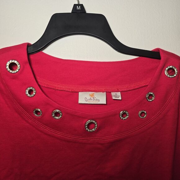 Quacker Factory Red Rhinestone Blouse Grommets Top Sz 1X Red 3/4 Sleeve Cotton - Picture 2 of 6